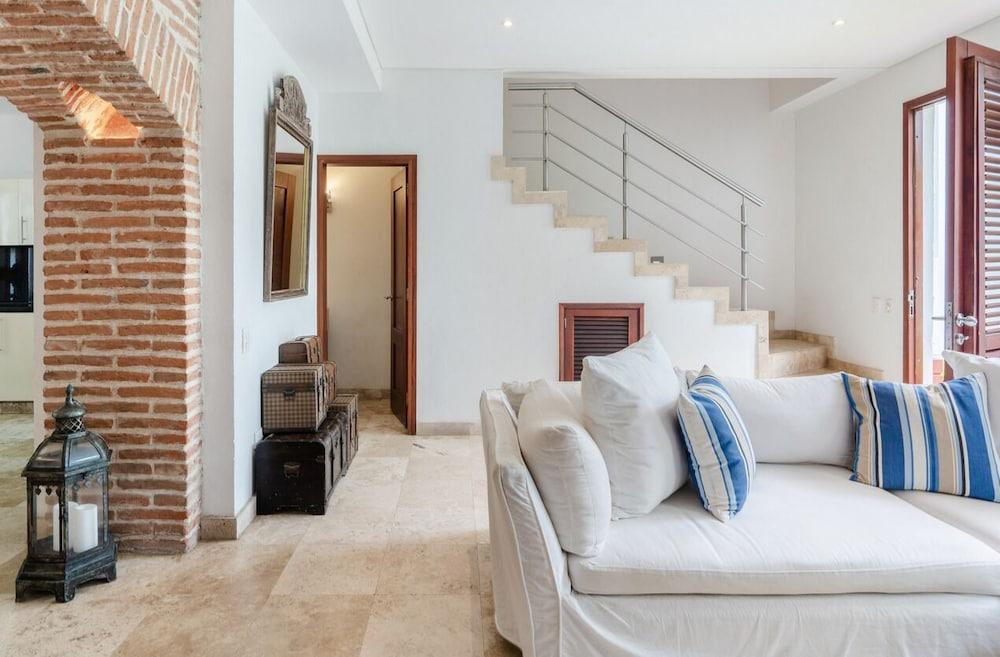 Casa del Virrey Eslava 108