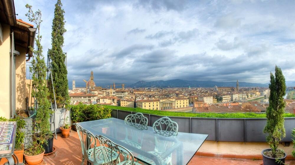 Spectacular Central Penthouse