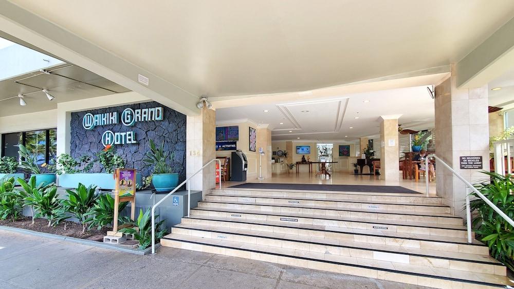 Waikiki Grand Studio 704