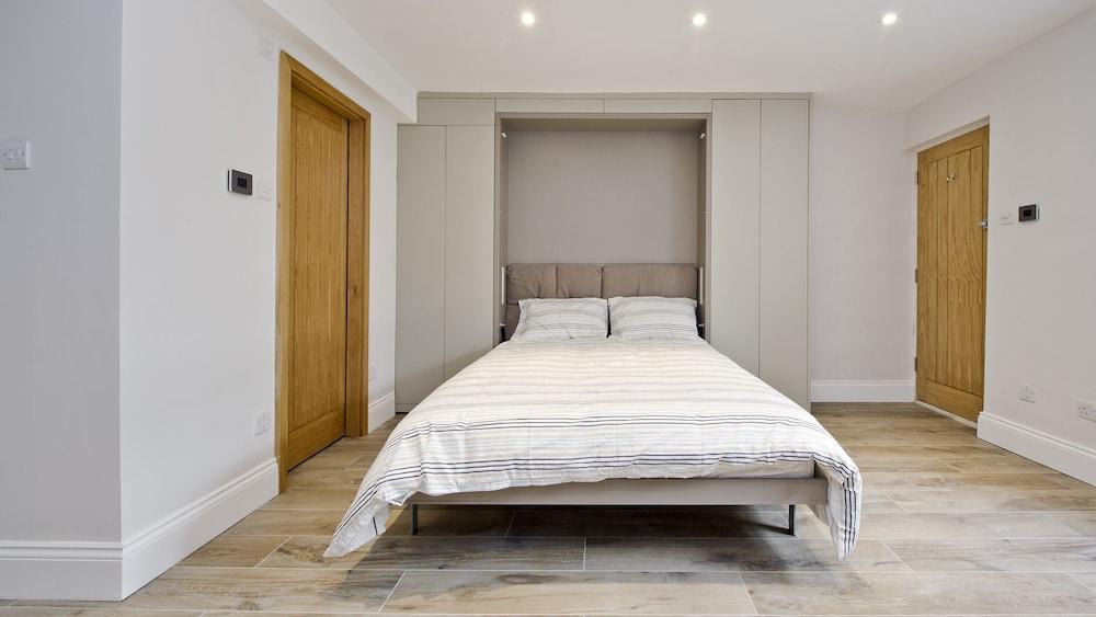 Stylish Notting Hill Studio Flat