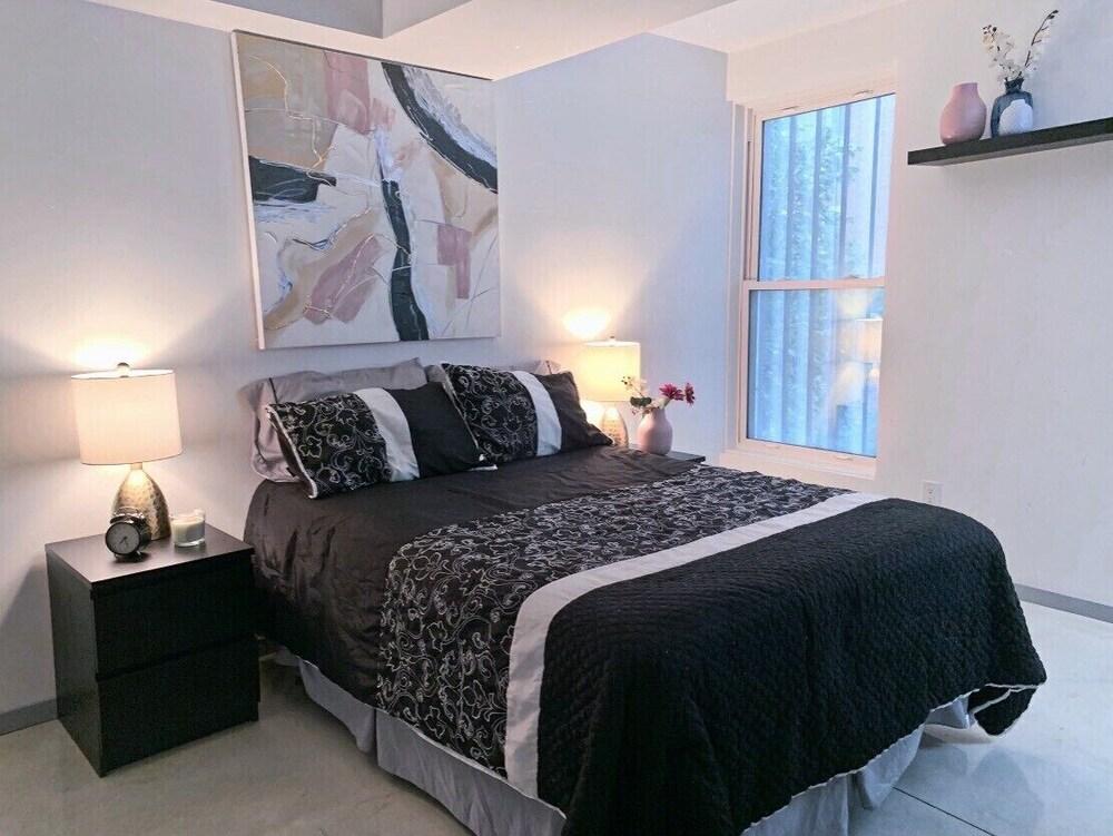 Oz Condos